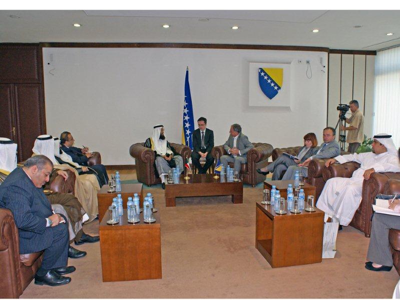 Замјеник предсједавајућег Групе пријатељства за Африку и земље Блиског Истока, Халид Гењац сусрео се са Групом пријатељства Парламента Кувајта